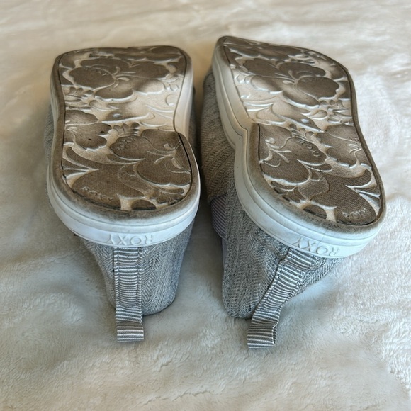 Roxy Surf Shoes - Picture 3 of 3